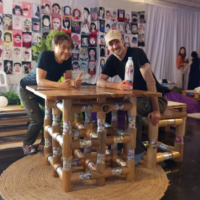 An ecojoiner coffee table in action