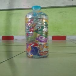 P5 gaya hidup berkelanjutan in Smp negeri 6 banjarbaru has sequestered 4 kg of plastic using 7 ecobricks