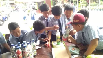 Making ecobrick SDN Sisir 3 batu in  had 38 participants